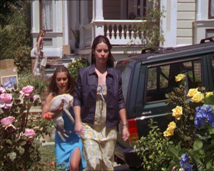 Charmed-Online_dot_net-2x01WitchTrial1103.jpg