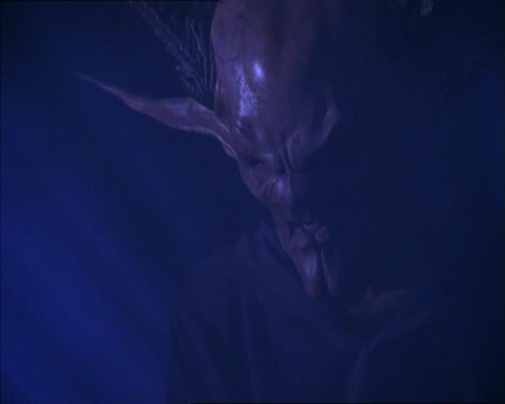 Charmed-Online_dot_net-2x01WitchTrial1188.jpg