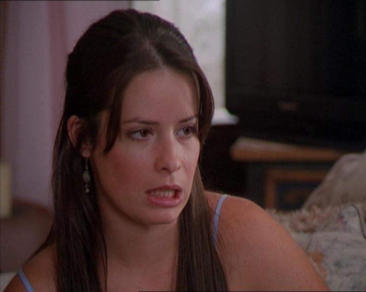 Charmed-Online_dot_net-2x01WitchTrial1210.jpg