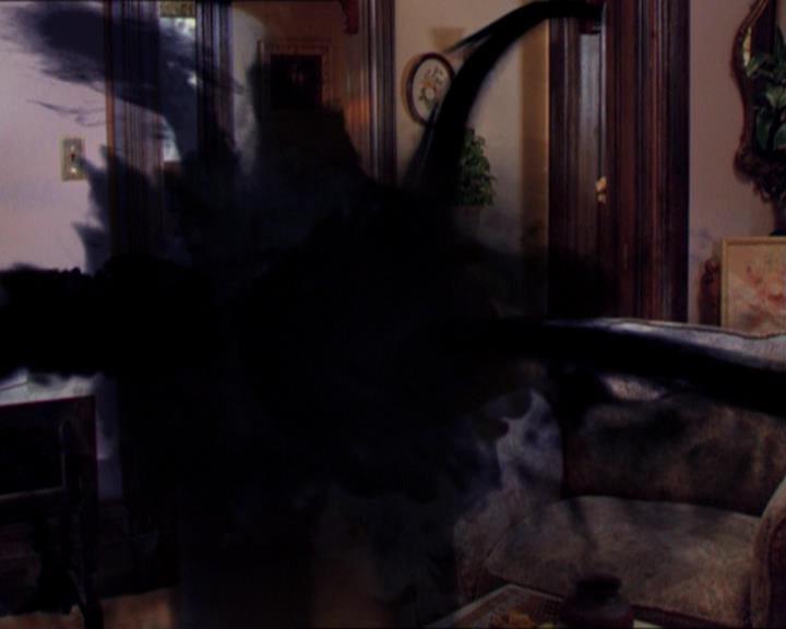 Charmed-Online_dot_net-2x01WitchTrial1239.jpg