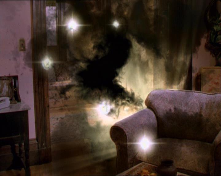 Charmed-Online_dot_net-2x01WitchTrial1244.jpg