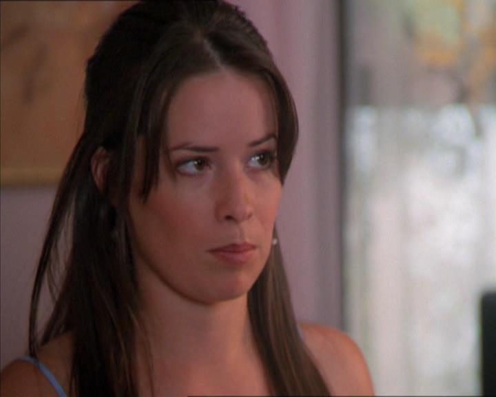 Charmed-Online_dot_net-2x01WitchTrial1266.jpg