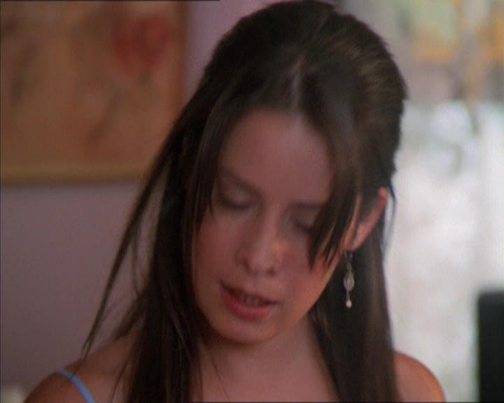 Charmed-Online_dot_net-2x01WitchTrial1270.jpg