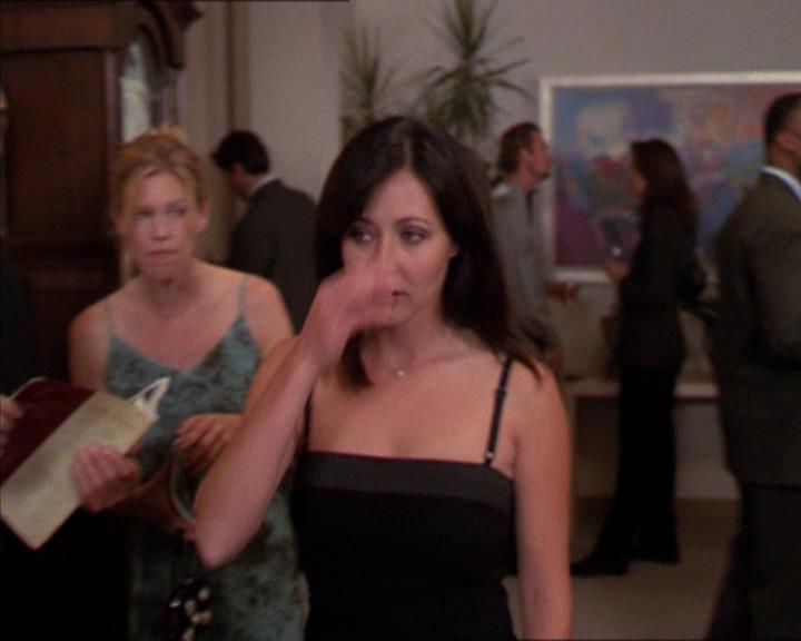 Charmed-Online_dot_net-2x01WitchTrial1304.jpg