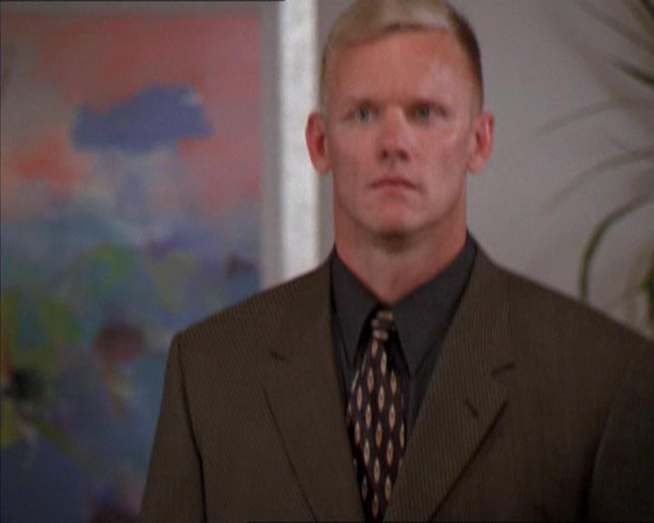 Charmed-Online_dot_net-2x01WitchTrial1338.jpg