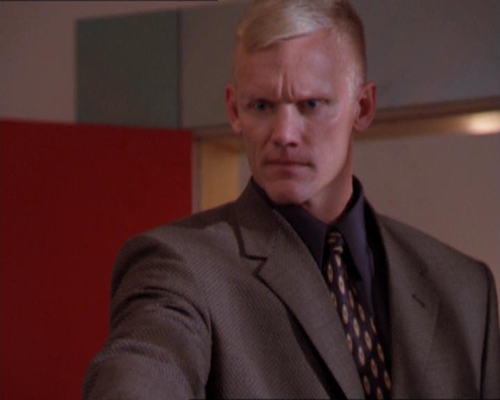 Charmed-Online_dot_net-2x01WitchTrial1357.jpg
