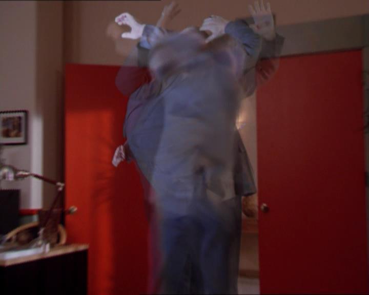Charmed-Online_dot_net-2x01WitchTrial1366.jpg