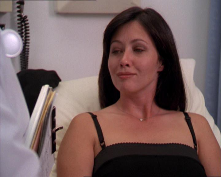 Charmed-Online_dot_net-2x01WitchTrial1411.jpg