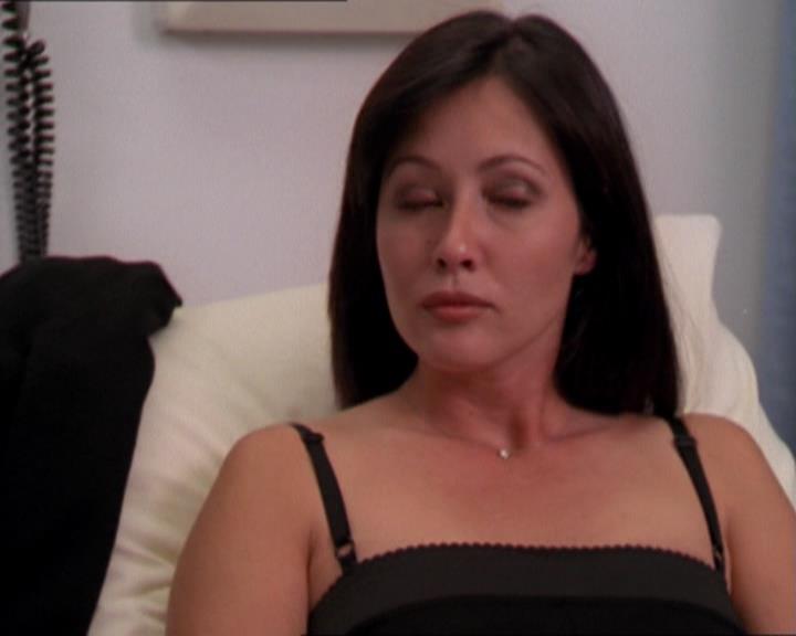 Charmed-Online_dot_net-2x01WitchTrial1415.jpg