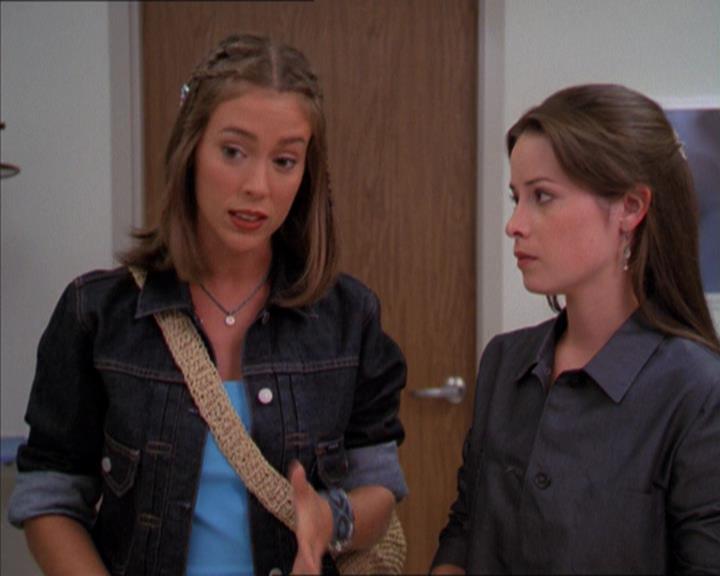 Charmed-Online_dot_net-2x01WitchTrial1426.jpg