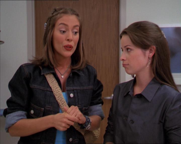 Charmed-Online_dot_net-2x01WitchTrial1453.jpg