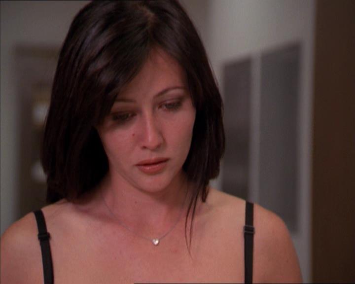 Charmed-Online_dot_net-2x01WitchTrial1459.jpg