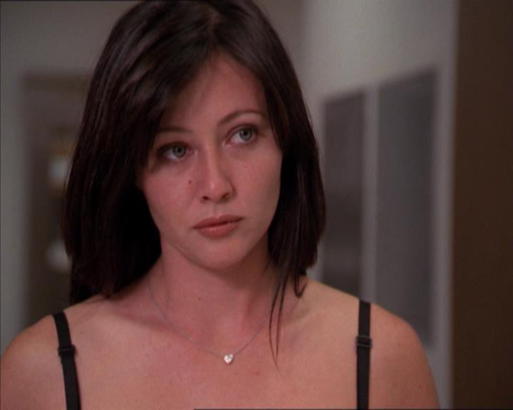 Charmed-Online_dot_net-2x01WitchTrial1461.jpg