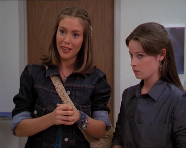 Charmed-Online_dot_net-2x01WitchTrial1466.jpg