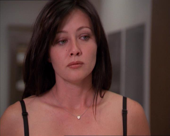 Charmed-Online_dot_net-2x01WitchTrial1468.jpg
