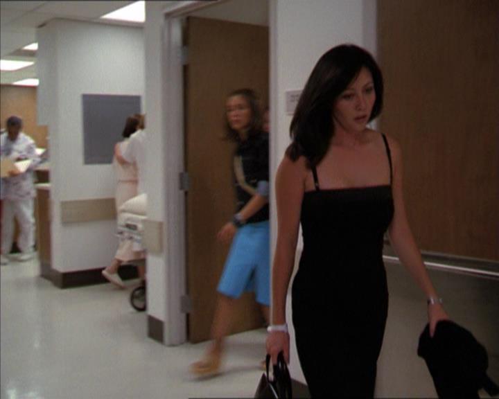 Charmed-Online_dot_net-2x01WitchTrial1477.jpg