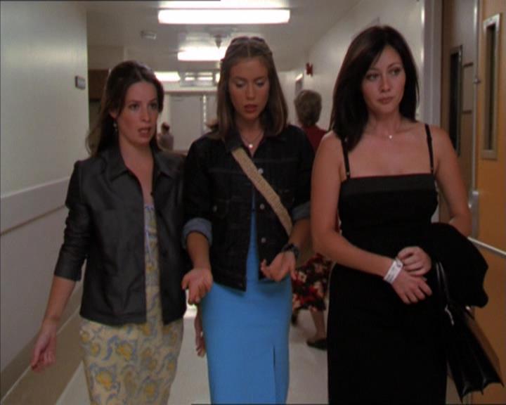 Charmed-Online_dot_net-2x01WitchTrial1486.jpg