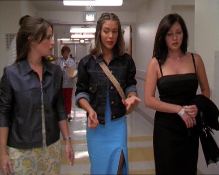 Charmed-Online_dot_net-2x01WitchTrial1494.jpg