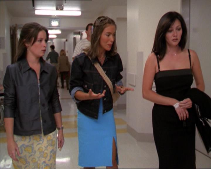 Charmed-Online_dot_net-2x01WitchTrial1496.jpg