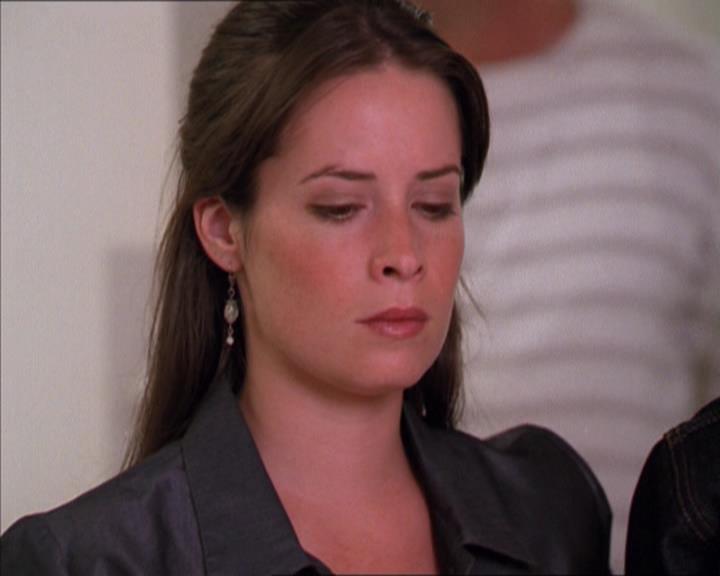 Charmed-Online_dot_net-2x01WitchTrial1506.jpg