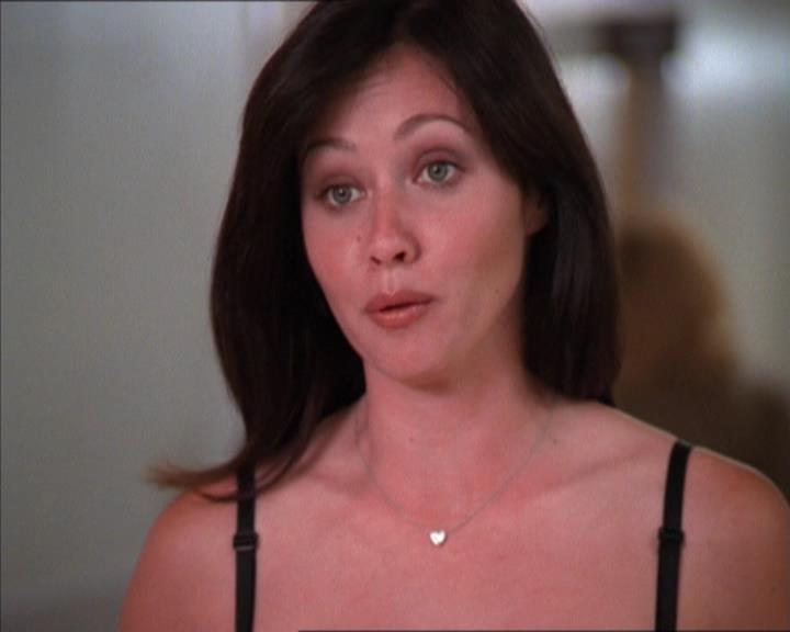 Charmed-Online_dot_net-2x01WitchTrial1513.jpg