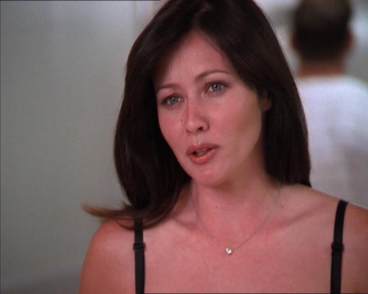 Charmed-Online_dot_net-2x01WitchTrial1515.jpg