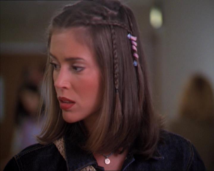 Charmed-Online_dot_net-2x01WitchTrial1521.jpg