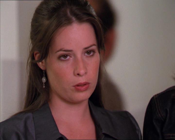 Charmed-Online_dot_net-2x01WitchTrial1526.jpg