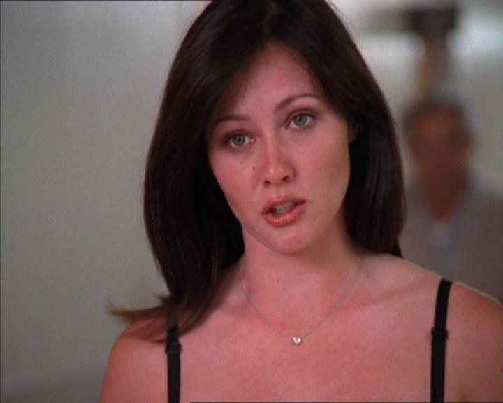 Charmed-Online_dot_net-2x01WitchTrial1529.jpg