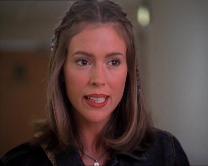 Charmed-Online_dot_net-2x01WitchTrial1532.jpg
