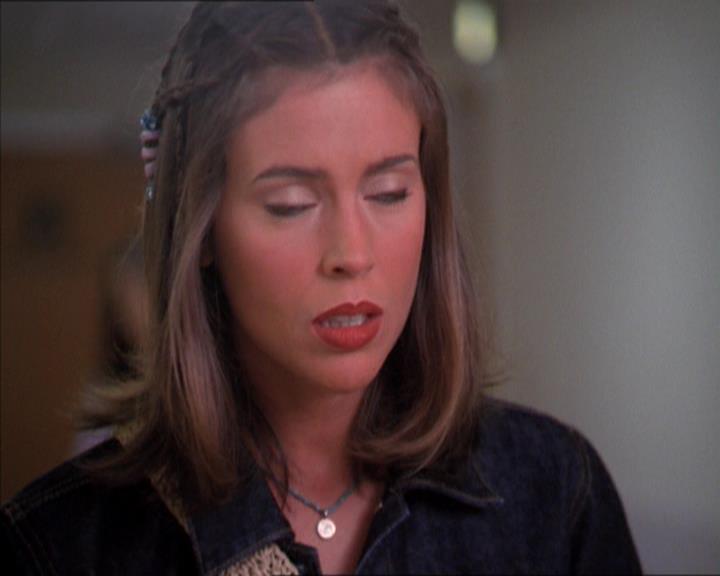 Charmed-Online_dot_net-2x01WitchTrial1535.jpg