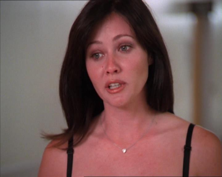 Charmed-Online_dot_net-2x01WitchTrial1539.jpg