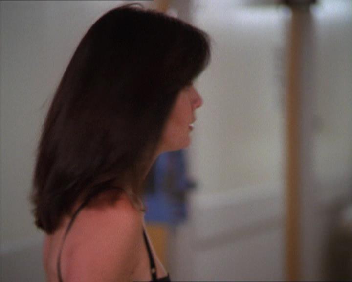 Charmed-Online_dot_net-2x01WitchTrial1542.jpg
