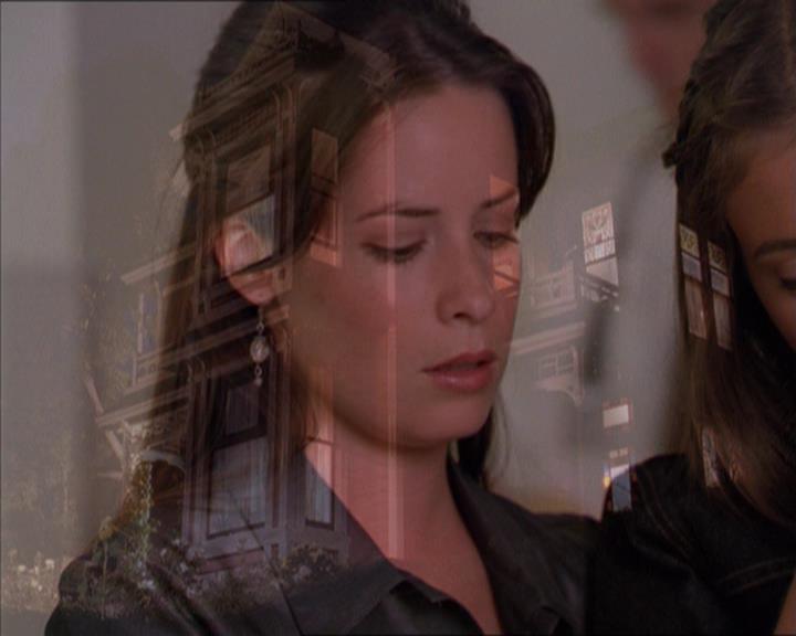 Charmed-Online_dot_net-2x01WitchTrial1549.jpg