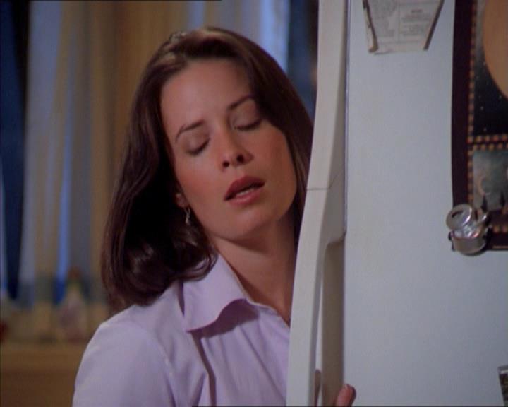 Charmed-Online_dot_net-2x01WitchTrial1557.jpg