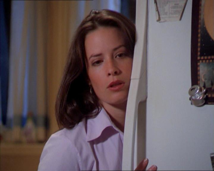 Charmed-Online_dot_net-2x01WitchTrial1558.jpg