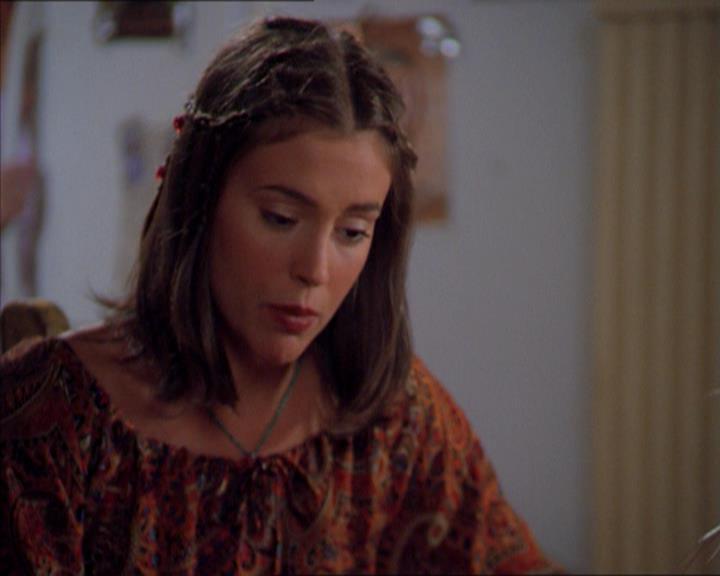 Charmed-Online_dot_net-2x01WitchTrial1561.jpg