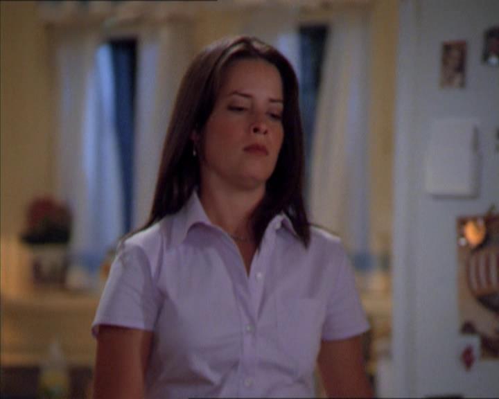 Charmed-Online_dot_net-2x01WitchTrial1572.jpg