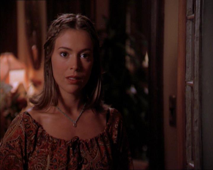 Charmed-Online_dot_net-2x01WitchTrial1593.jpg