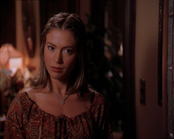 Charmed-Online_dot_net-2x01WitchTrial1604.jpg