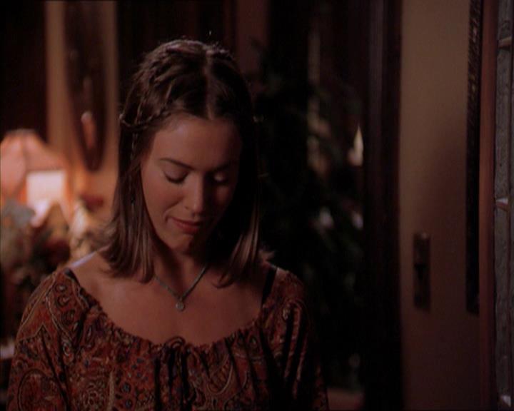 Charmed-Online_dot_net-2x01WitchTrial1610.jpg