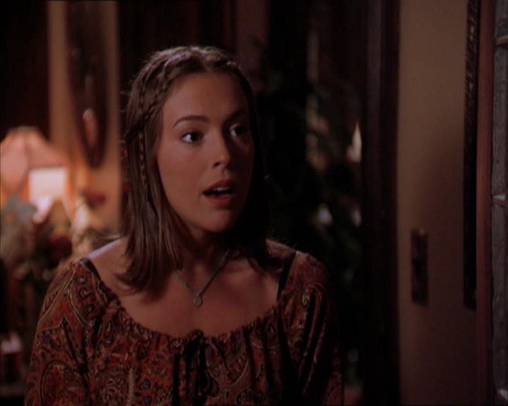 Charmed-Online_dot_net-2x01WitchTrial1621.jpg