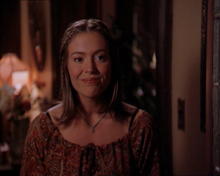 Charmed-Online_dot_net-2x01WitchTrial1626.jpg