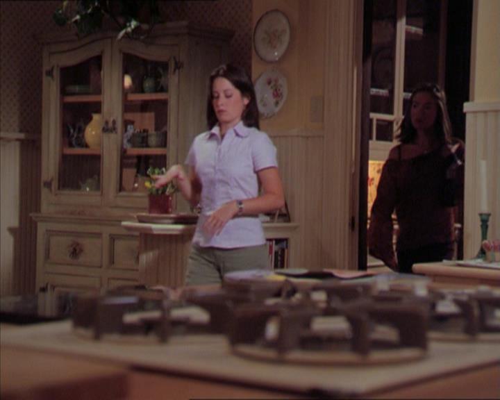Charmed-Online_dot_net-2x01WitchTrial1646.jpg