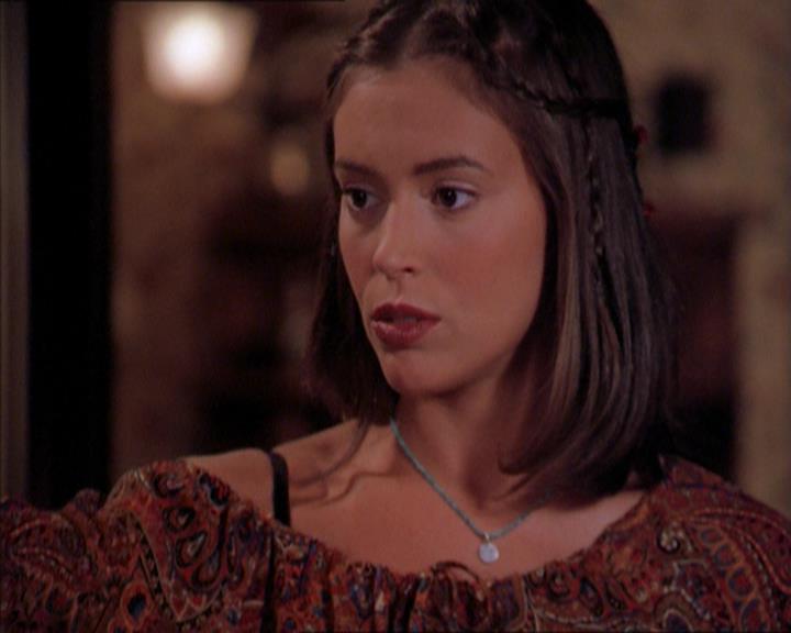 Charmed-Online_dot_net-2x01WitchTrial1653.jpg