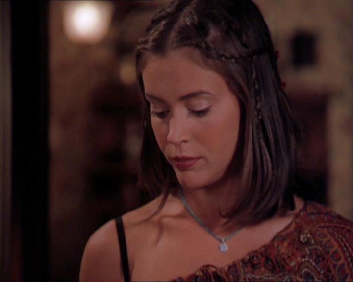 Charmed-Online_dot_net-2x01WitchTrial1657.jpg