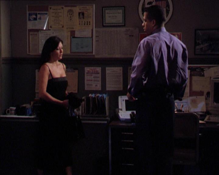 Charmed-Online_dot_net-2x01WitchTrial1675.jpg