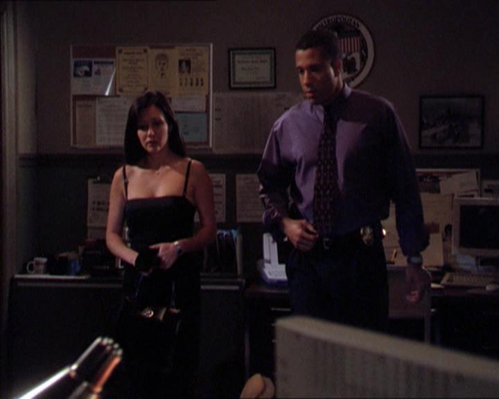 Charmed-Online_dot_net-2x01WitchTrial1682.jpg