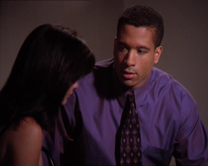 Charmed-Online_dot_net-2x01WitchTrial1711.jpg