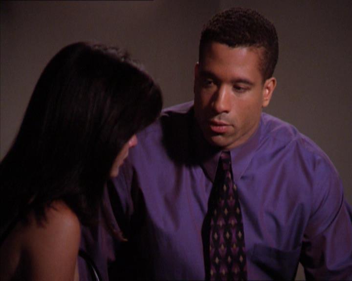 Charmed-Online_dot_net-2x01WitchTrial1718.jpg